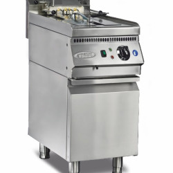 70SDE-M073 Elektrikli Fritöz 1890 – Elektrikli – 70SDE-M073 el bir seçimdir. Yüksek güvenlik standartlarına uygun olarak tasarlanan bu cihaz